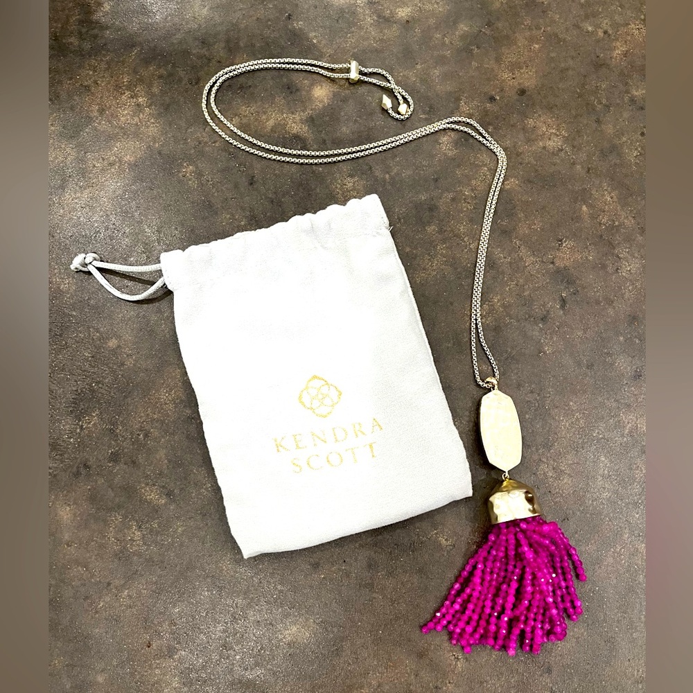 Kendra Scott Necklace. Magenta Pink. Gold adjustable chain.